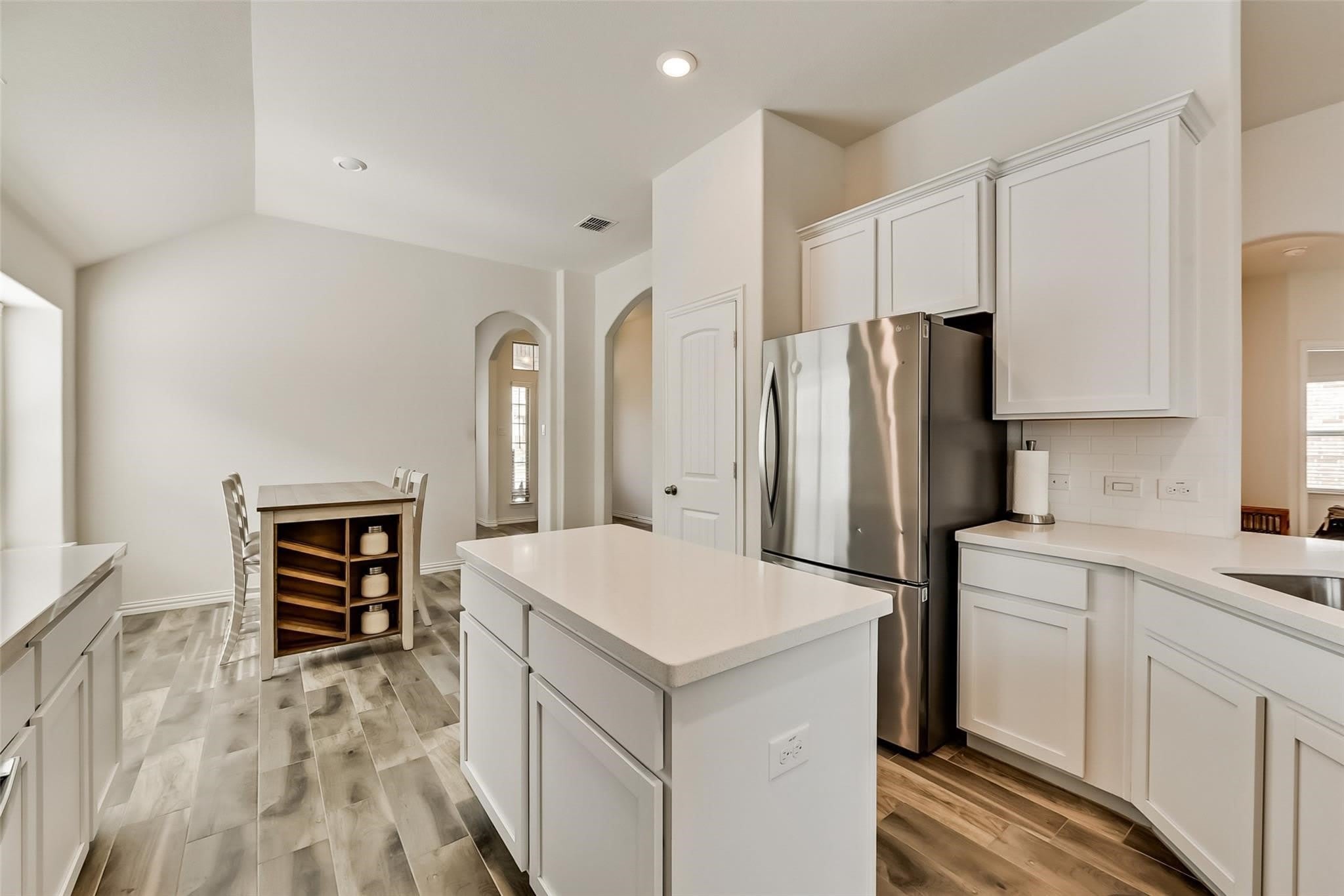 814 Bluewood Street – photo 4