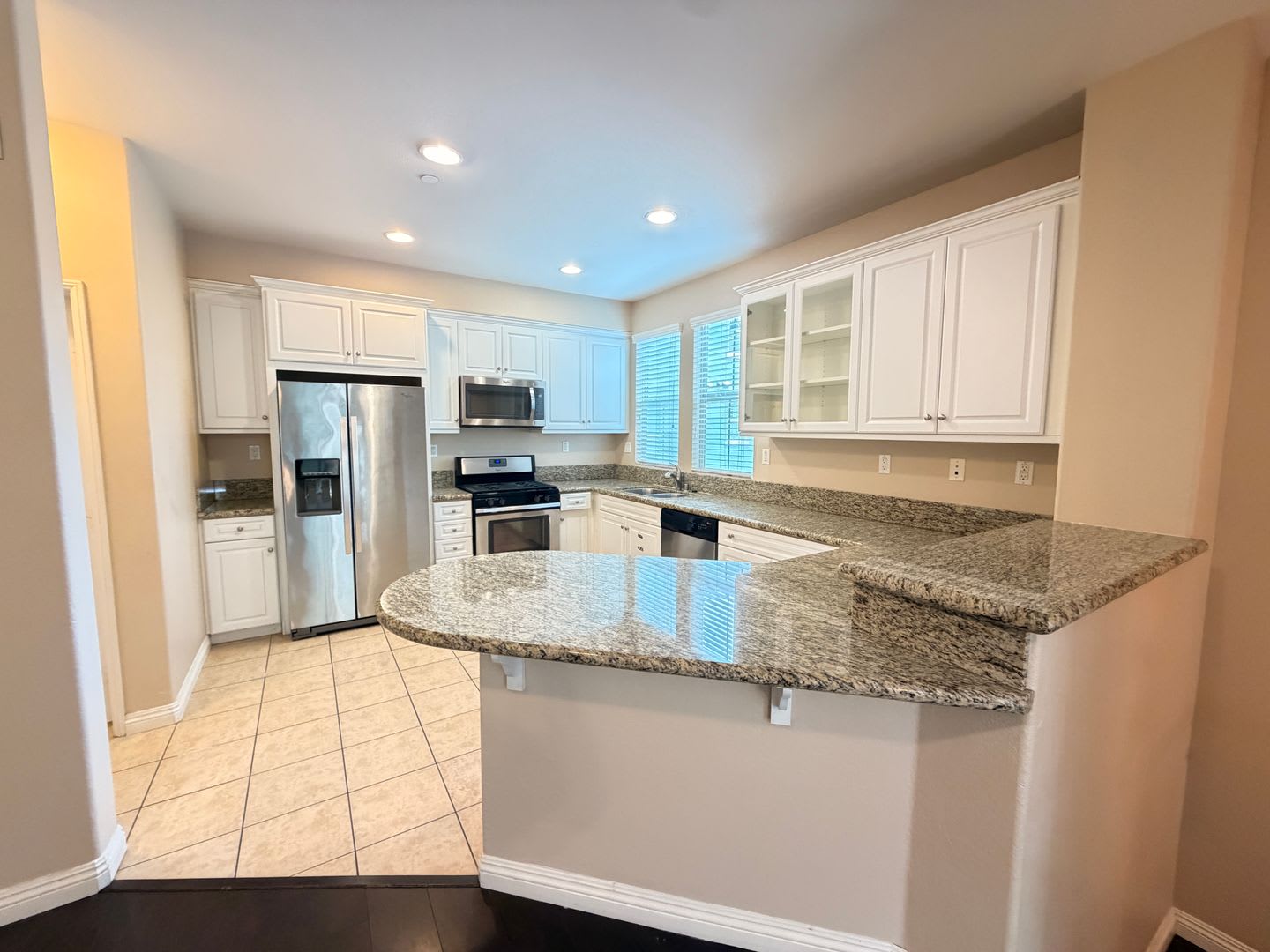 Rare 3-Bedroom Townhome – Each Bedroom Has a Private Bath! – photo 2