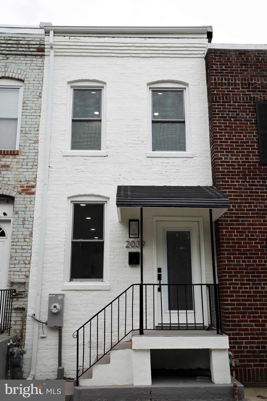 2039 ROSEDALE Street NE – photo 1