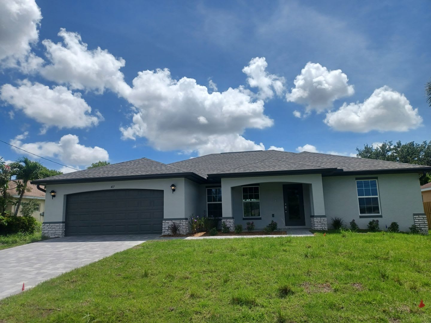 4/2 Newer construction home. – photo 3