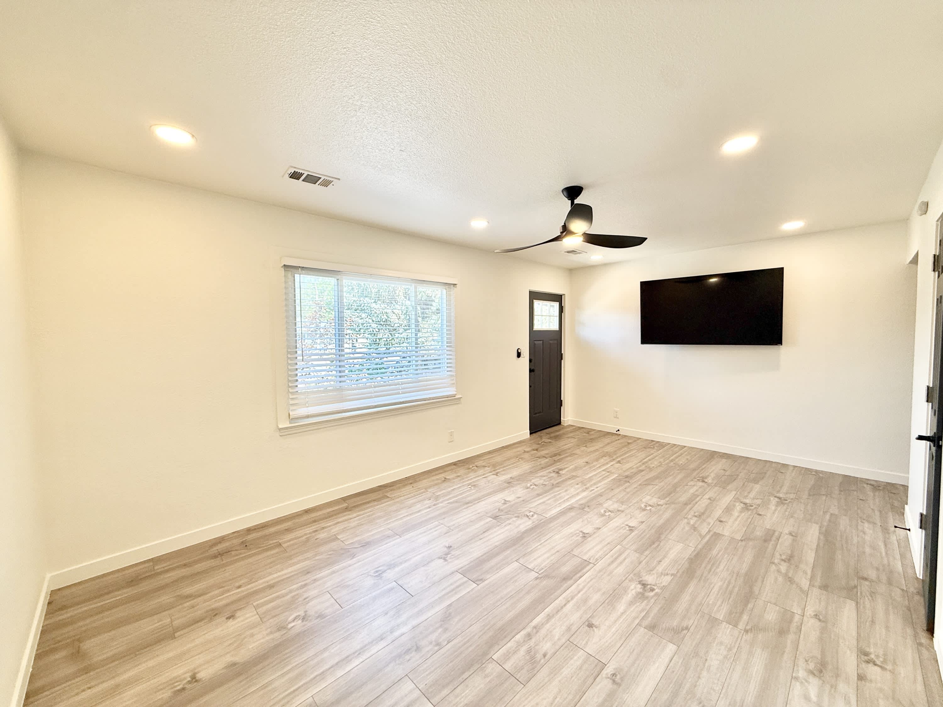 2442 Mountain View Drive – photo 4