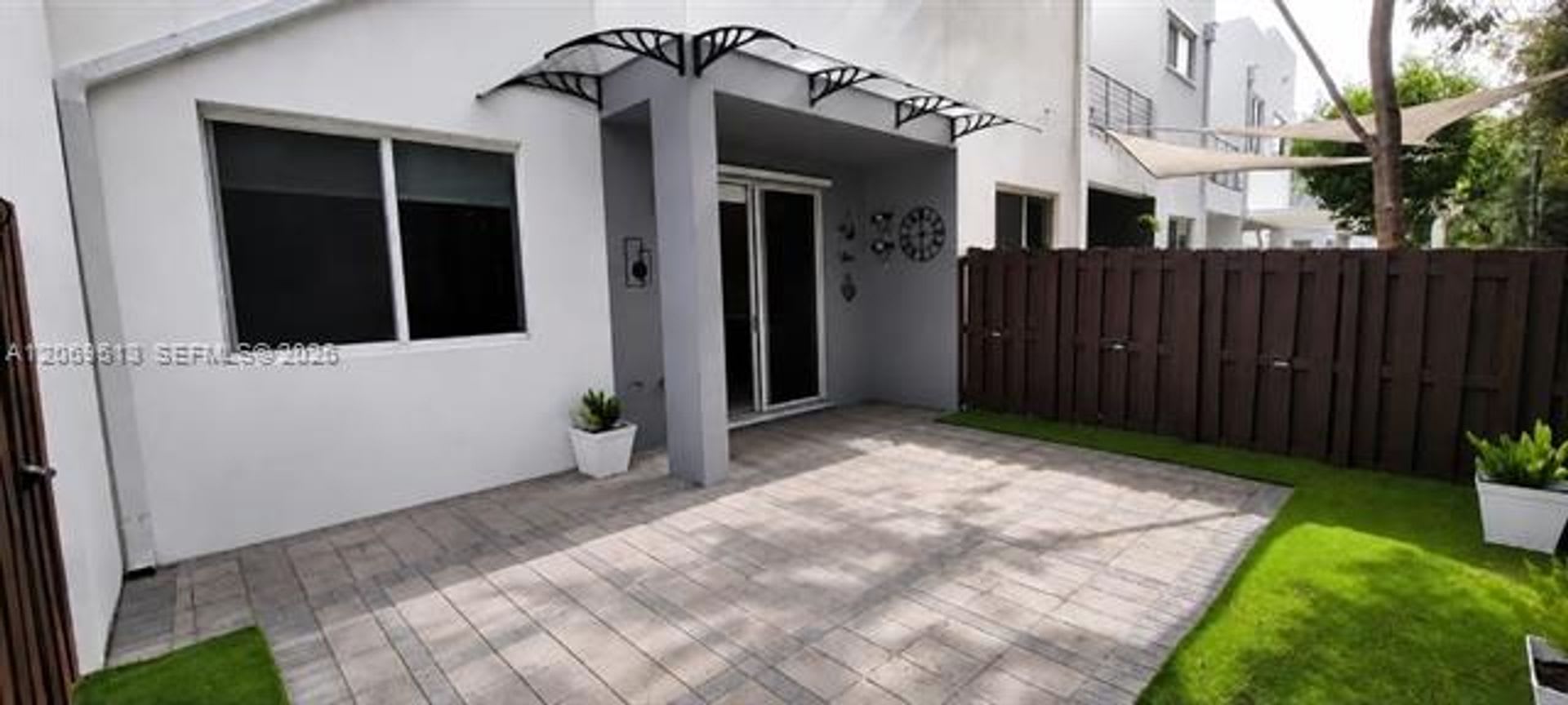 10219 NW 72nd Ter th 10219, Doral, FL 33178 – photo 4