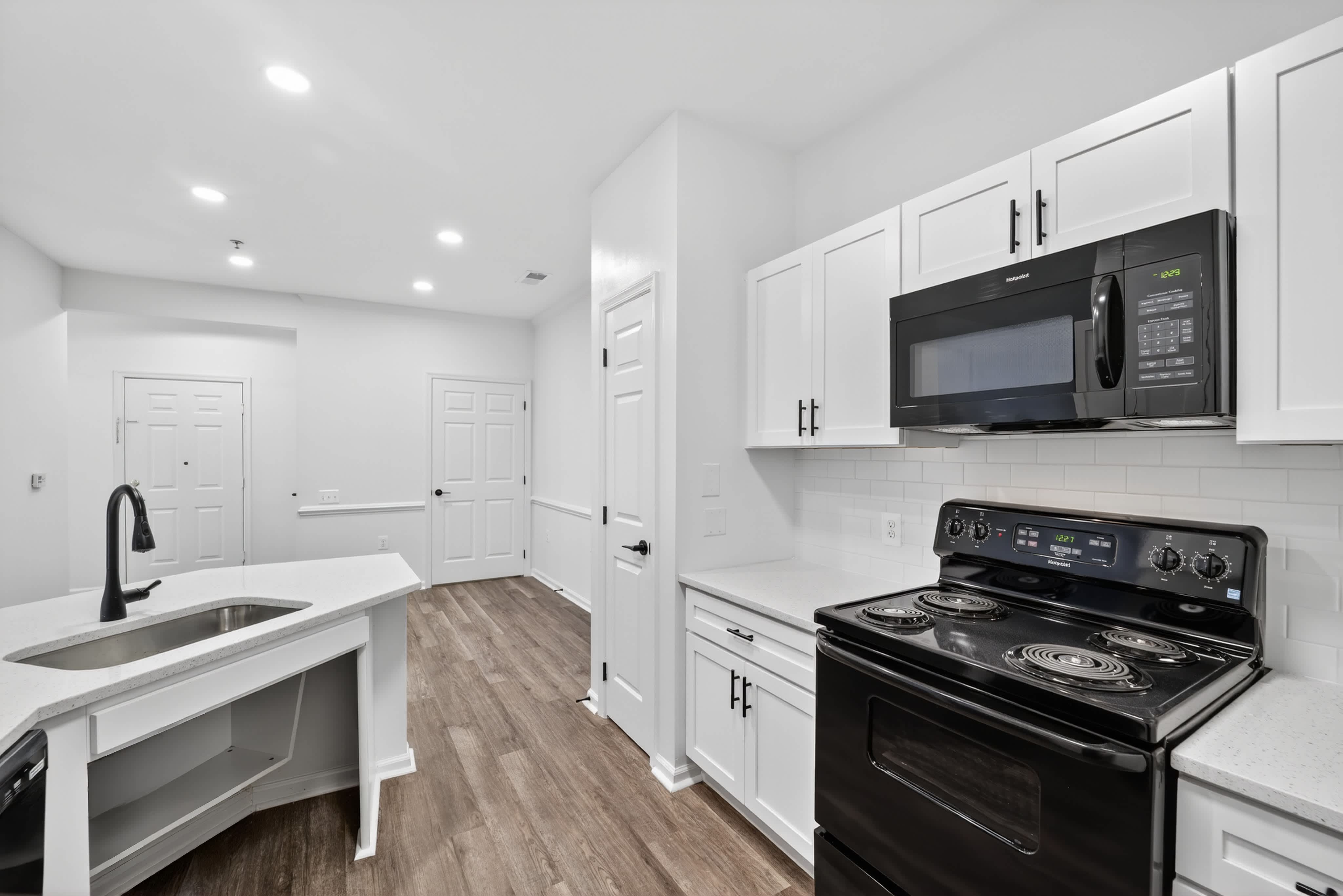 Brittany Commons Apartments – photo 2