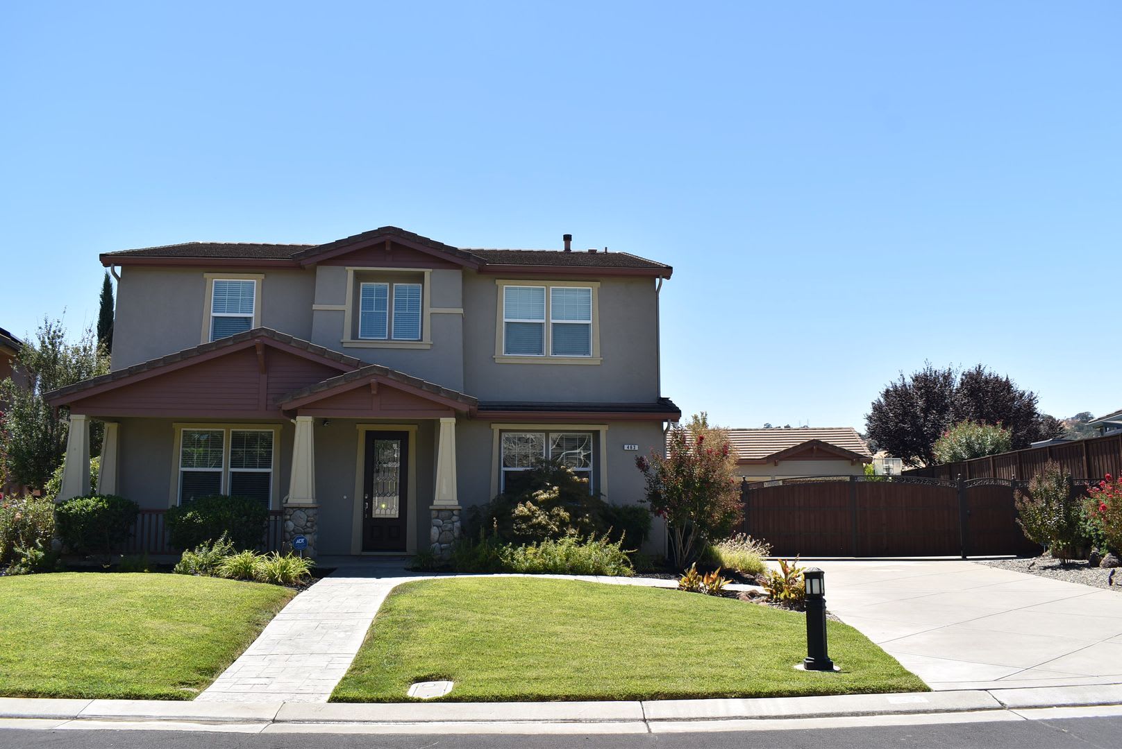 Gorgeous Cheyenne Home Loaded With Features And Amenities – photo 3