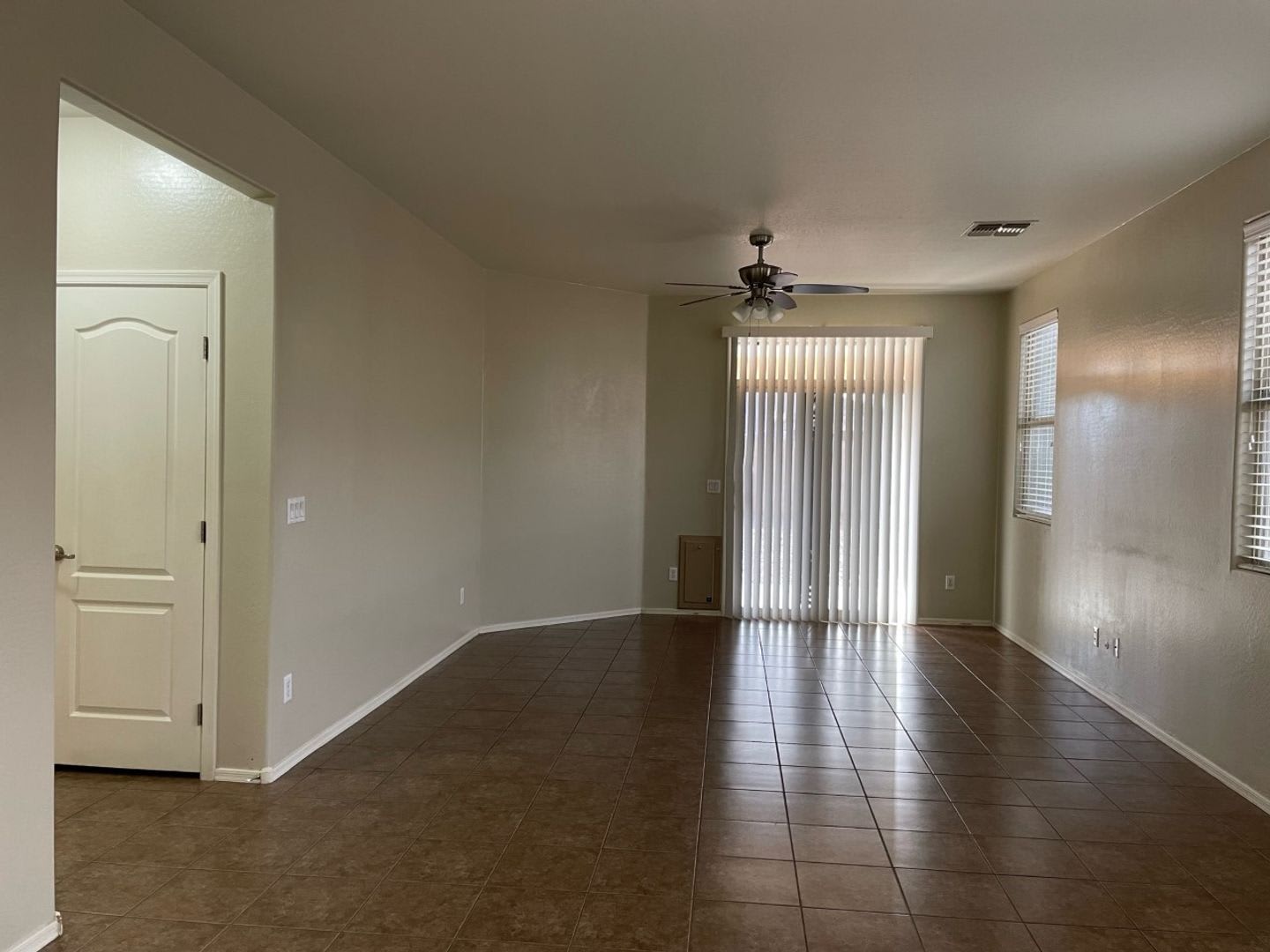 Attractive 3 bed, 2 bath home – photo 4