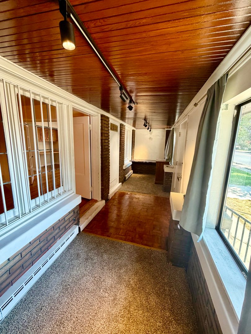 Bungalow Office 2 Bedroom 2 Bath – photo 2