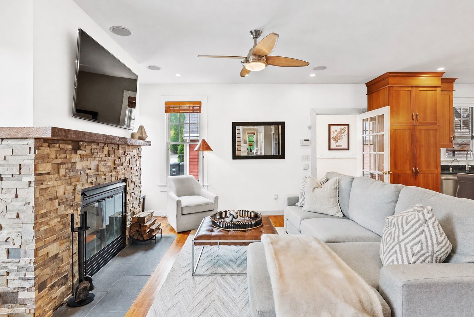 Spacious Kent Home – photo 3