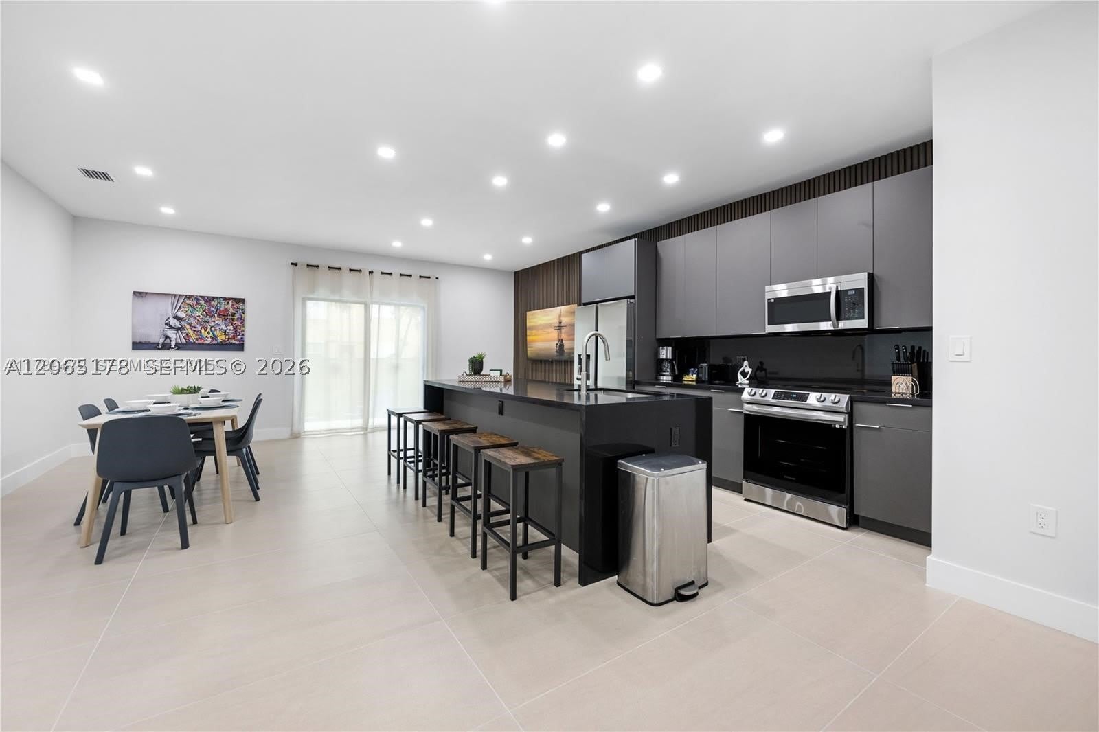 1121 NW 25th St – photo 3