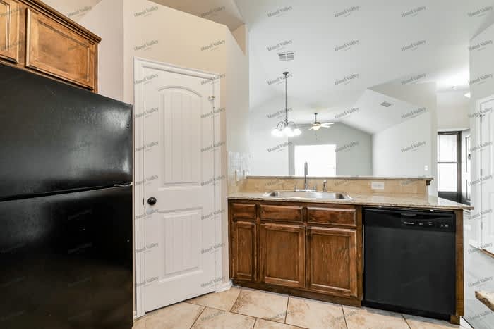 1225 Hickory Creek Drive – photo 5
