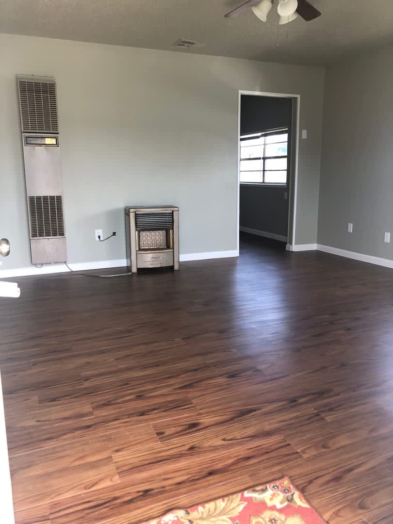 Available November Cute 3 Bed 1 Bath – photo 3