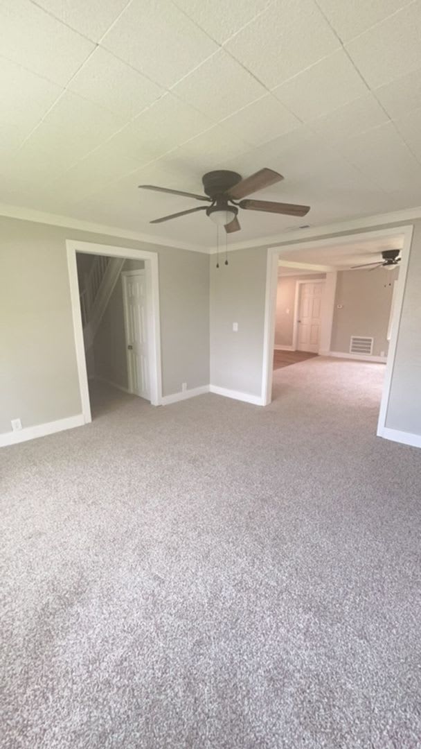 For Rent: 2918 S Jefferson St. Fully Renovated Spacious 3 Bedroom 1.5 Bath Home! – photo 3