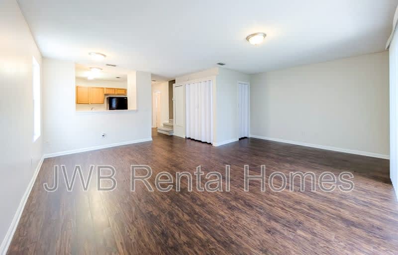 69 5th St W – photo 4