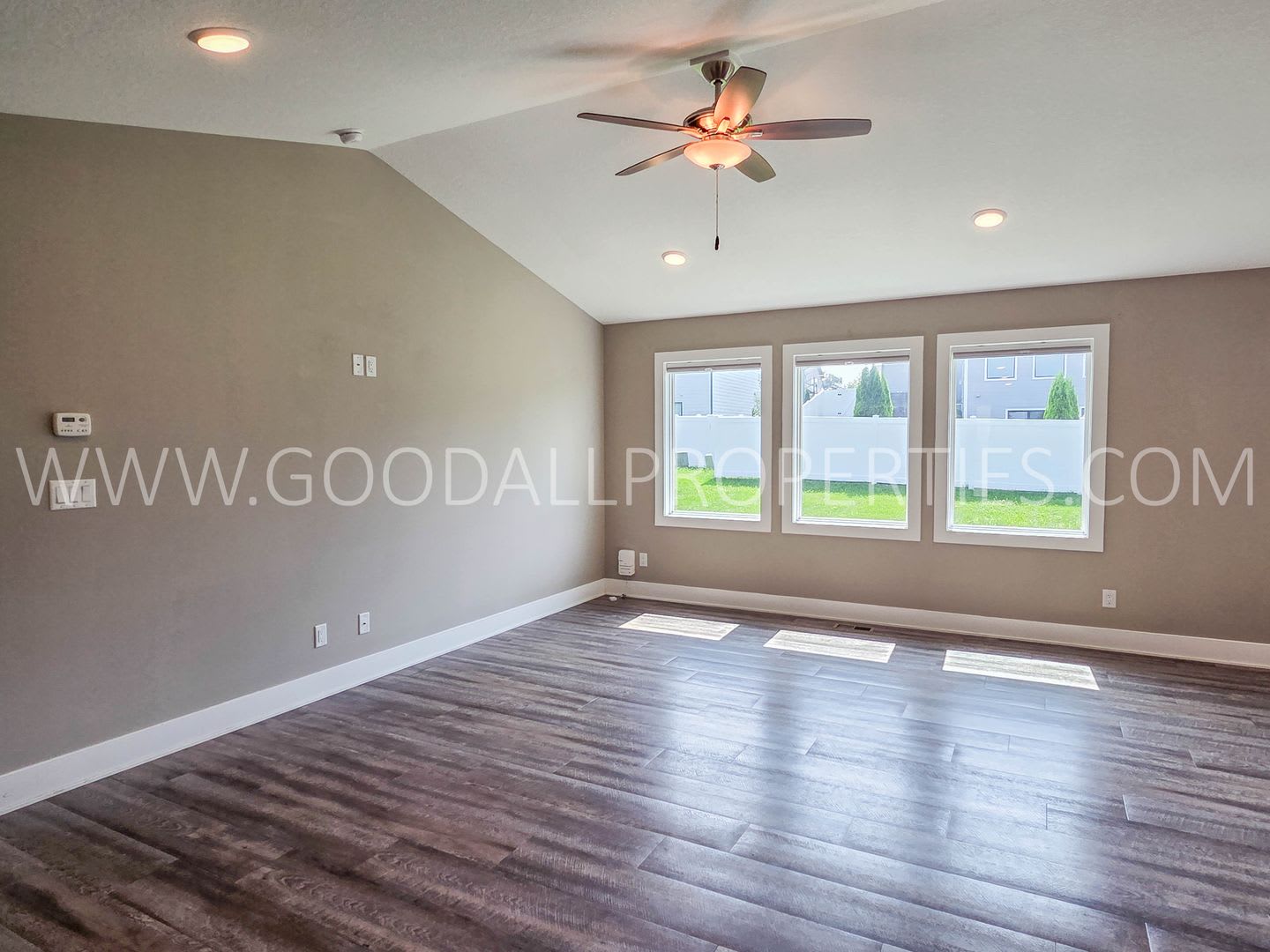Spacious 4-Bedroom Clive Ranch with Finished Basement & 3-Car Garage – photo 4