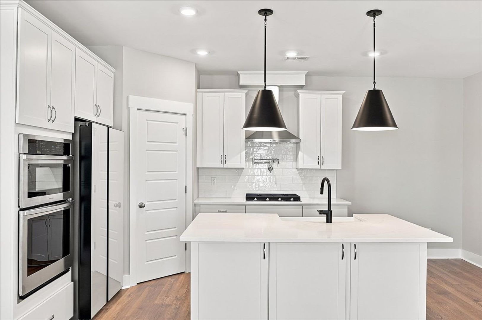 Beautiful 4 Bedroom, 3.5 bath townhome plus additional office/flex space! – photo 2