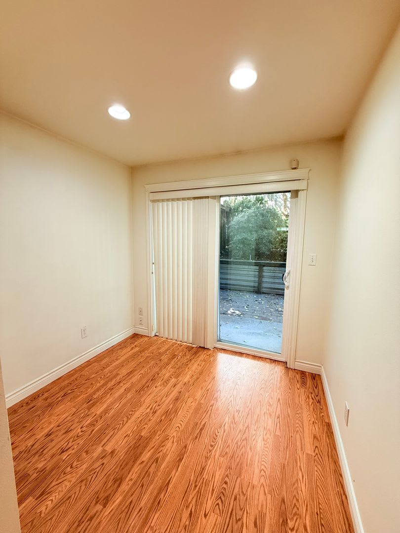 Great town house for rent – photo 3