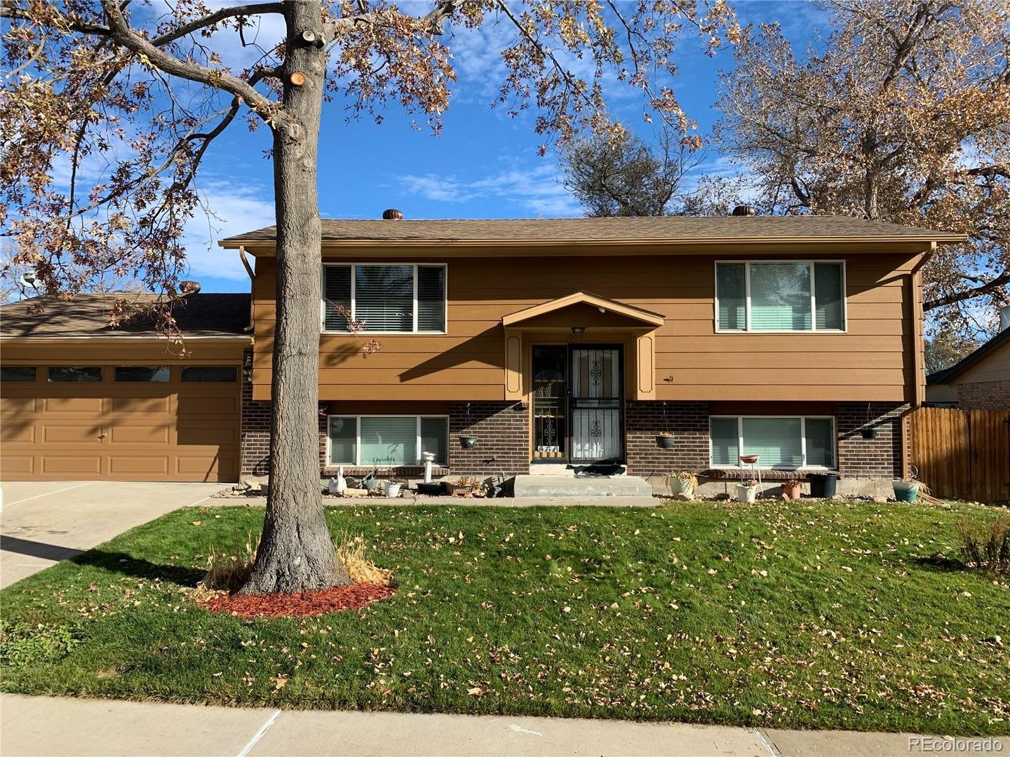 Updated 4 BD House in Sun Valley Estates! – photo 1