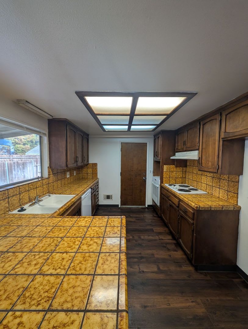 Charming 3-Bed, 2-Bath Home with Open Concept – photo 4
