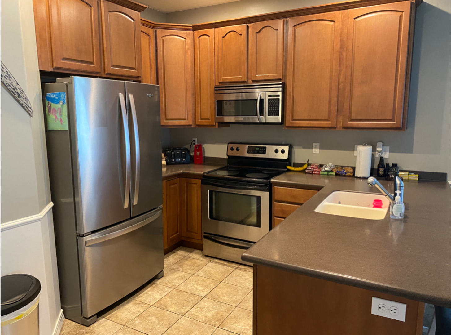 Beautiful 3-Bedroom Townhome in a Prime Location – photo 1