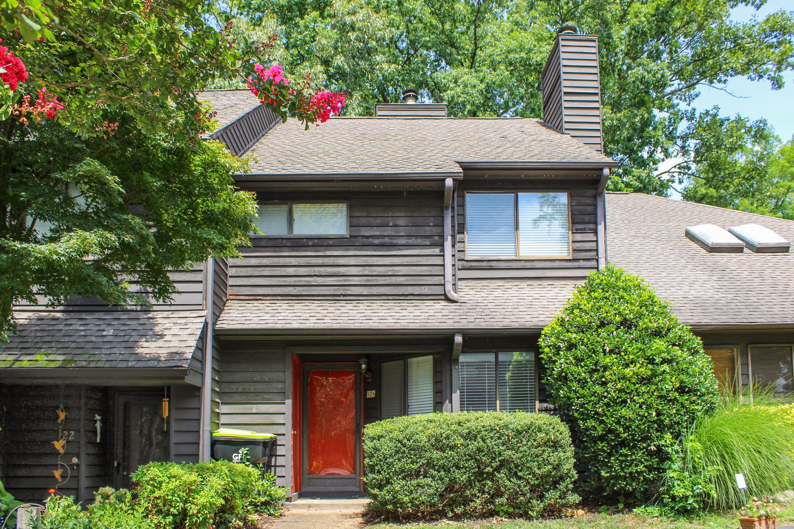 Cozy 2-story Townhouse – photo 1
