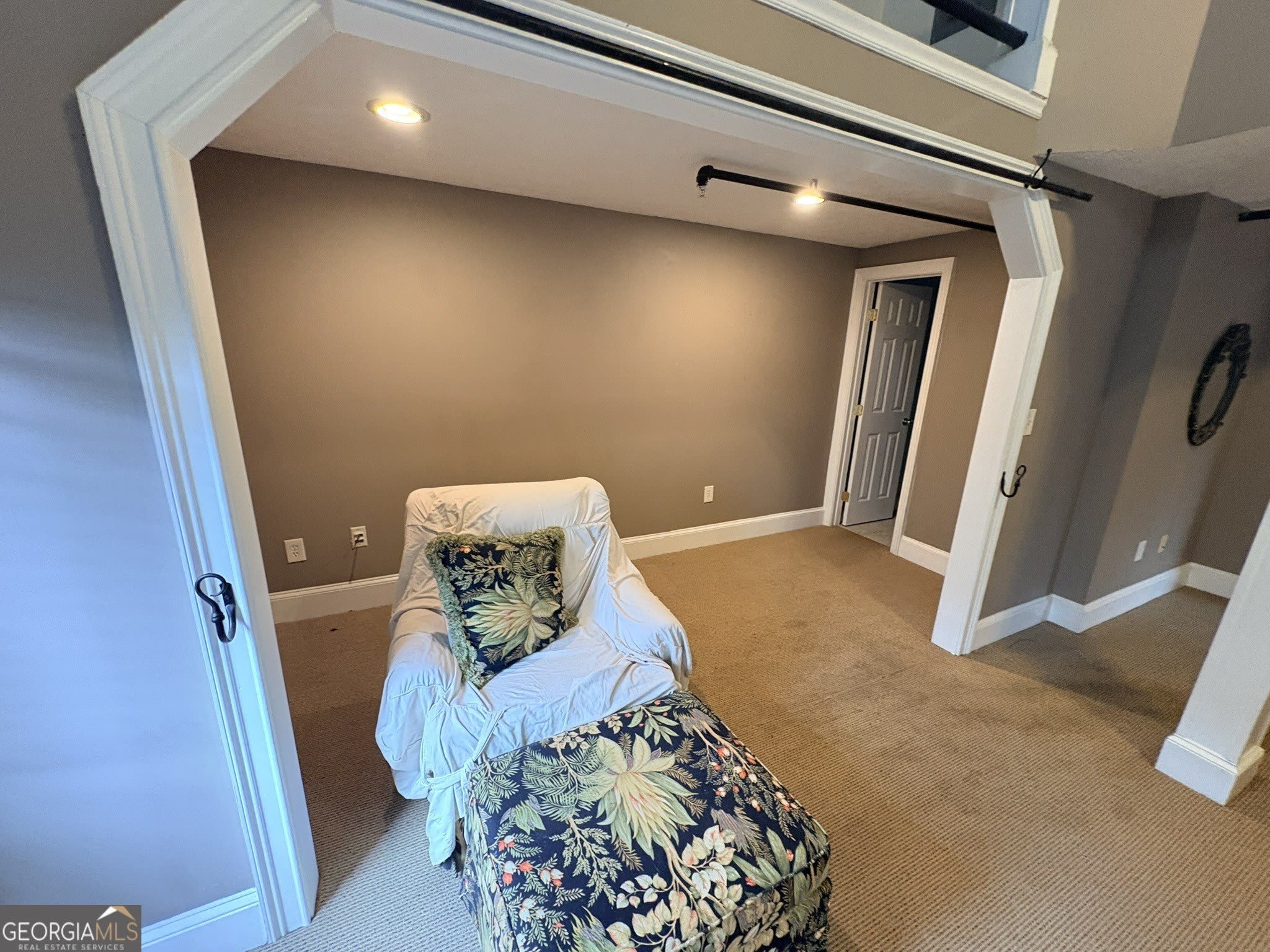 102 N Hill Street – photo 5