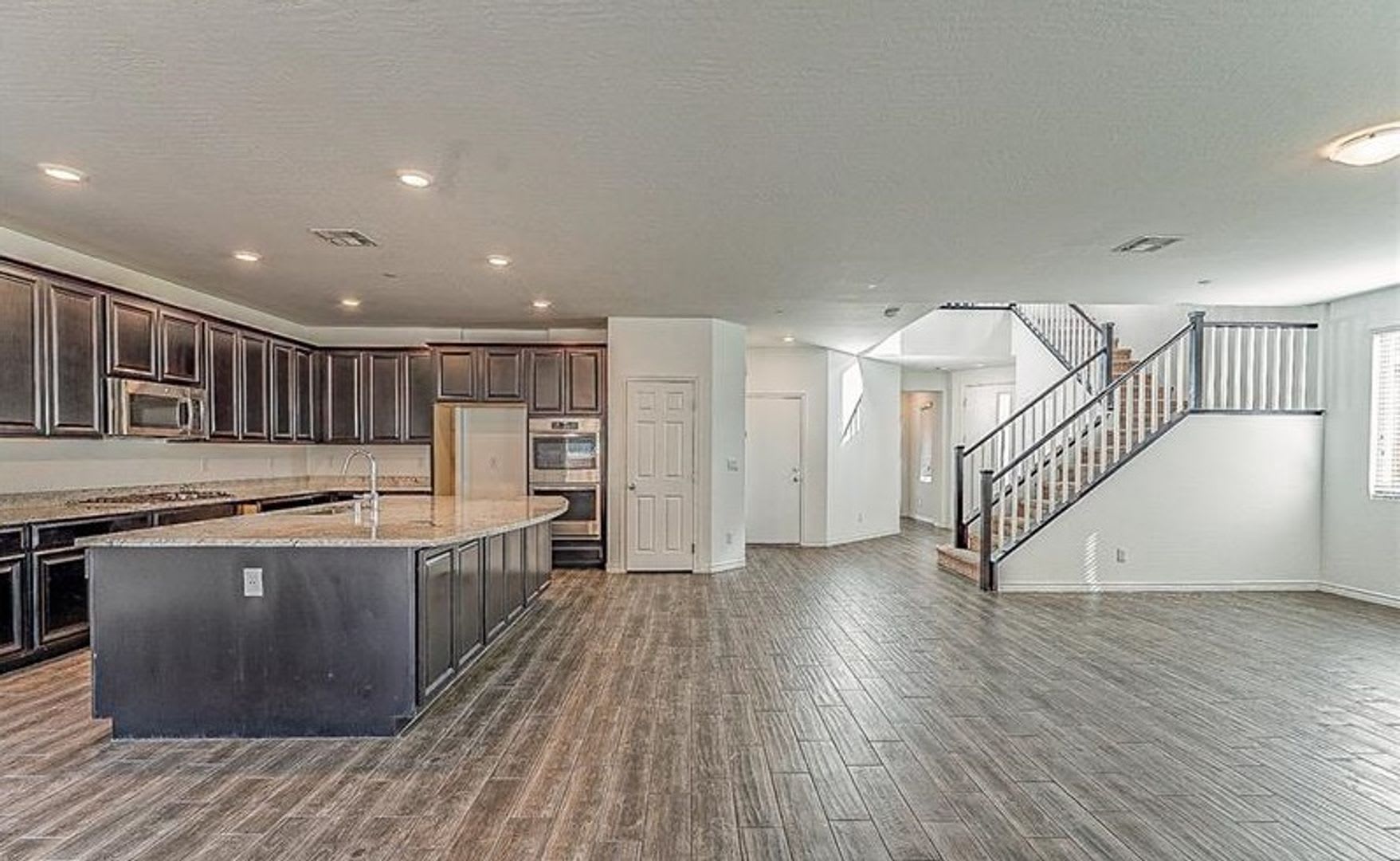 Gated 2 Story Home in Henderson – photo 4