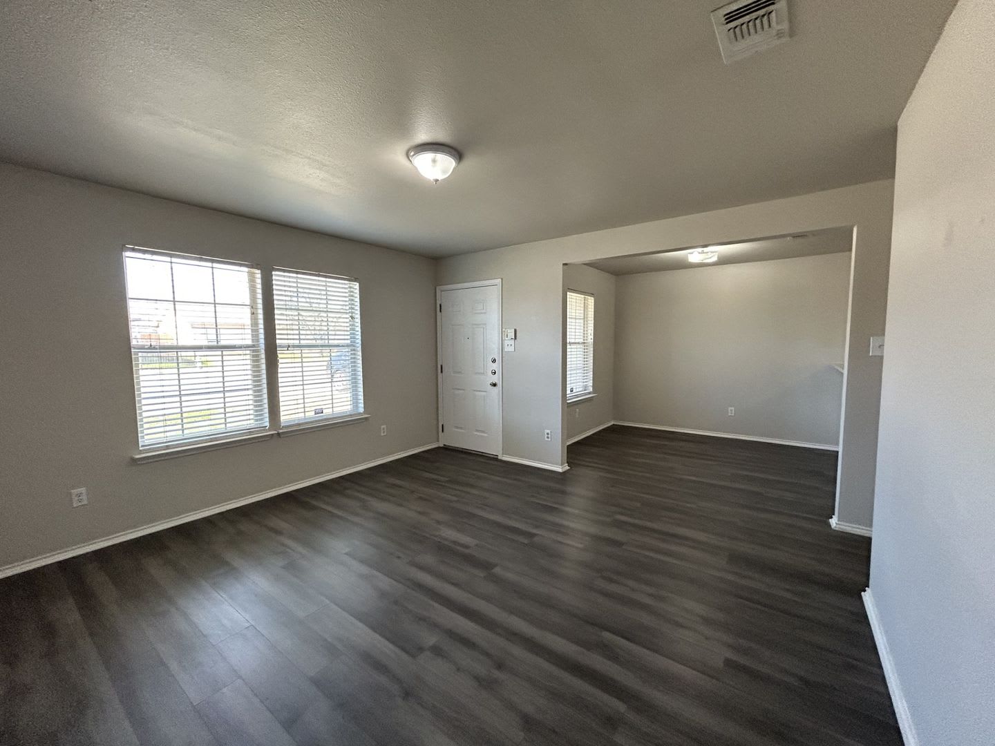 3 BEDROOM 2 BATH W/1 CAR GARAGE AVAILABLE NOW! NEAR LACKLAND AFB! – photo 5
