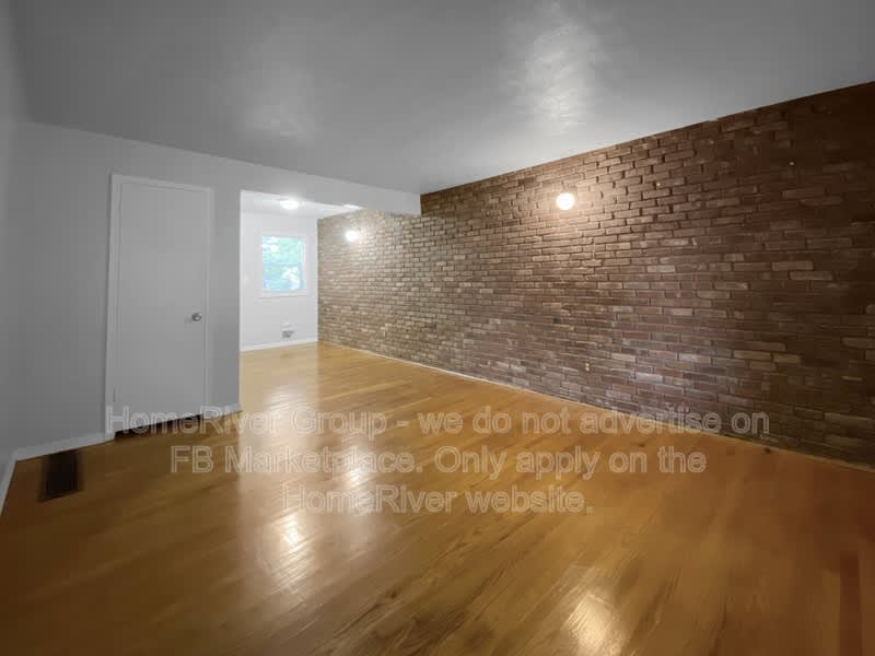 1417 N Main St – photo 4