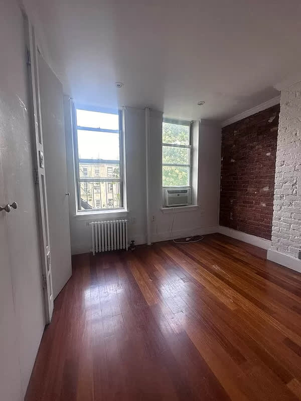 195 E 4th St – photo 1