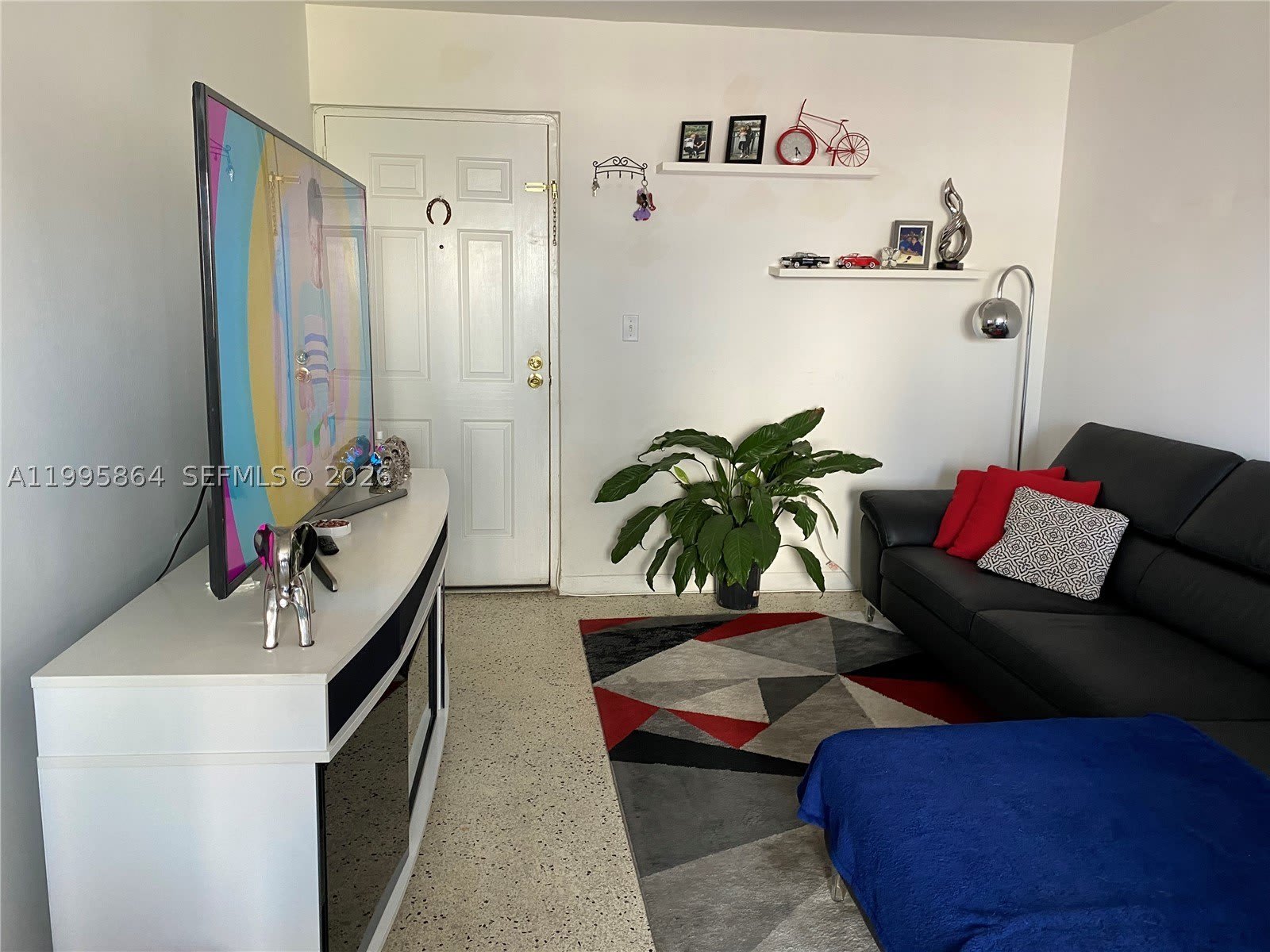 420 NW 12 Ave – photo 1