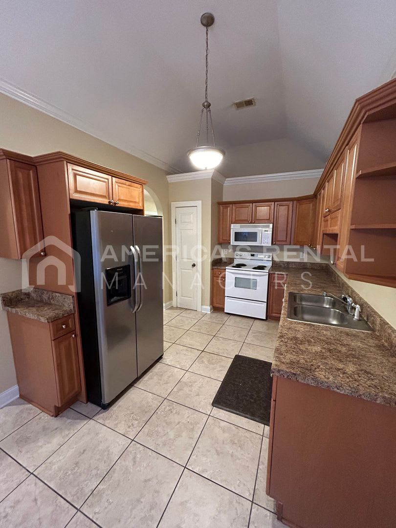 Townhome In Hoover Al Available To View With 48 Hour Notice – photo 4