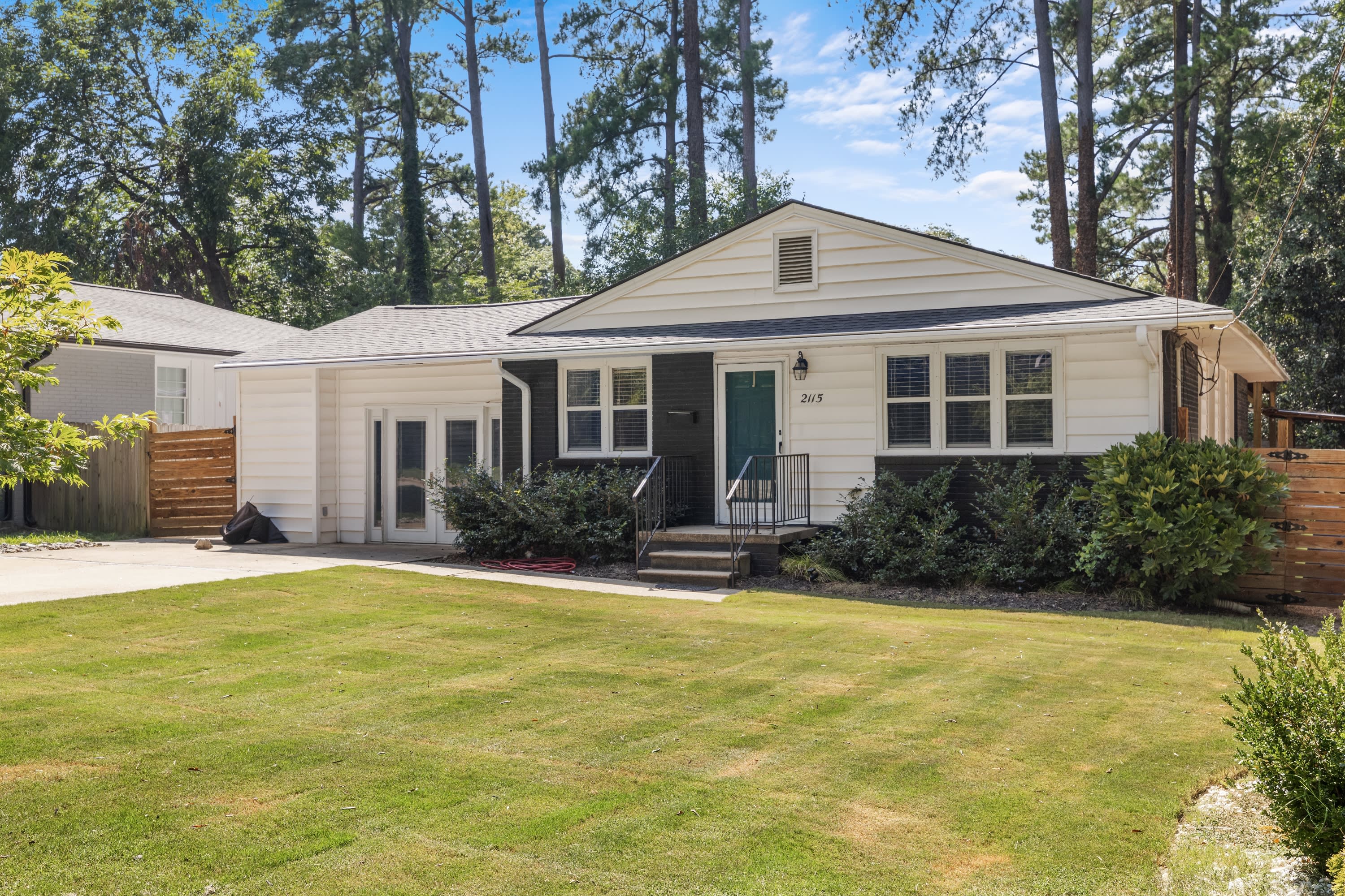 2115 Bellaire Avenue – photo 3