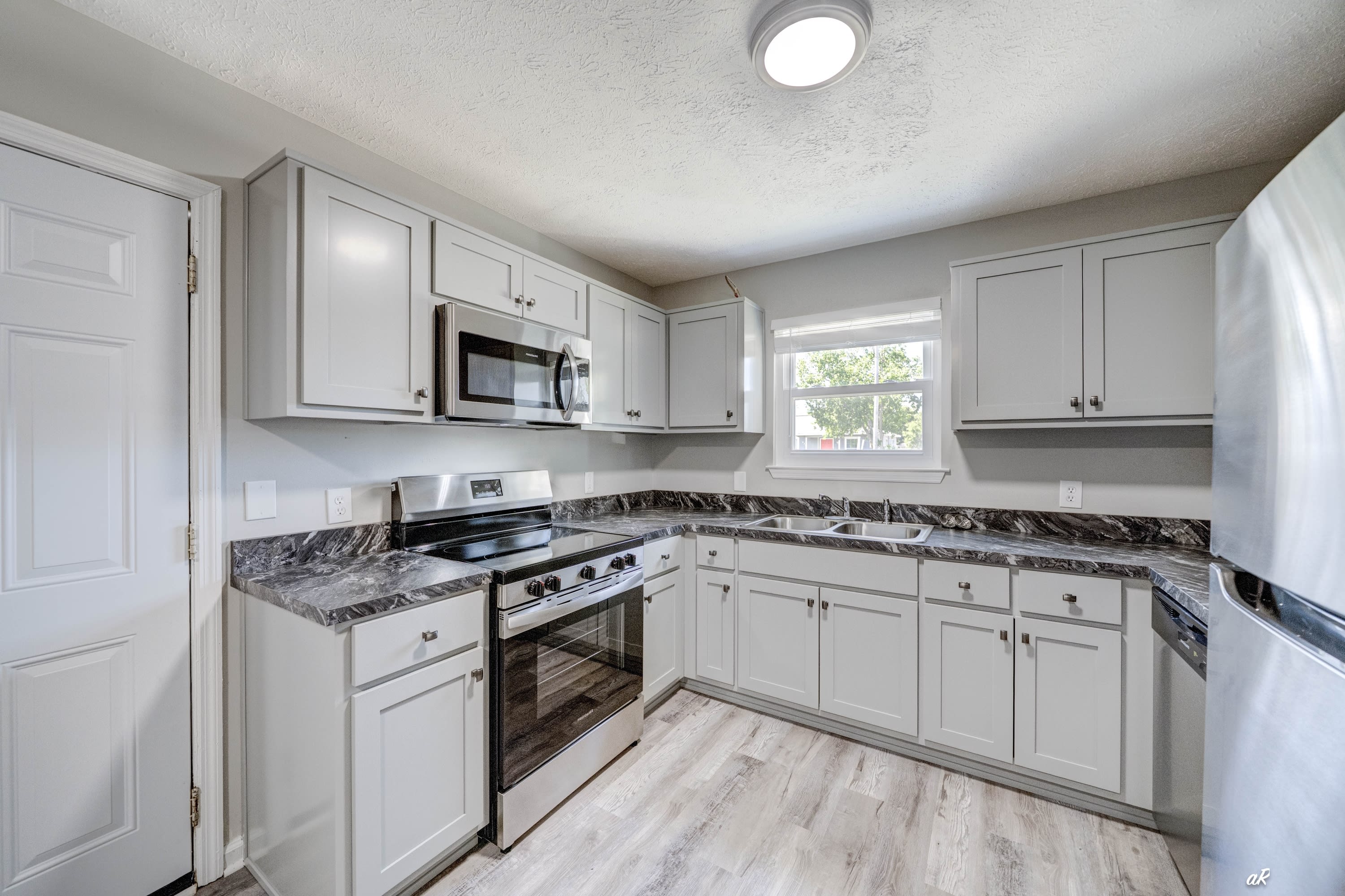 3712 Burnham Way – photo 3