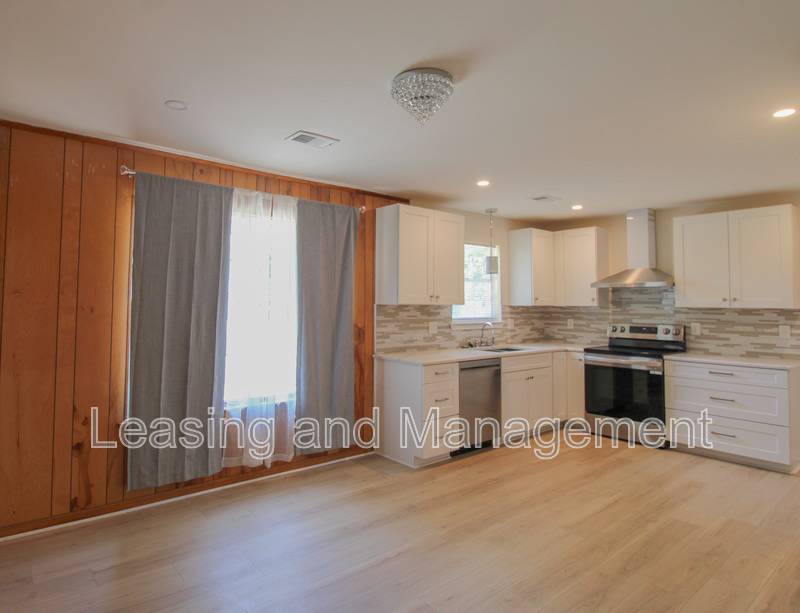 305 Millcreek Drive – photo 5