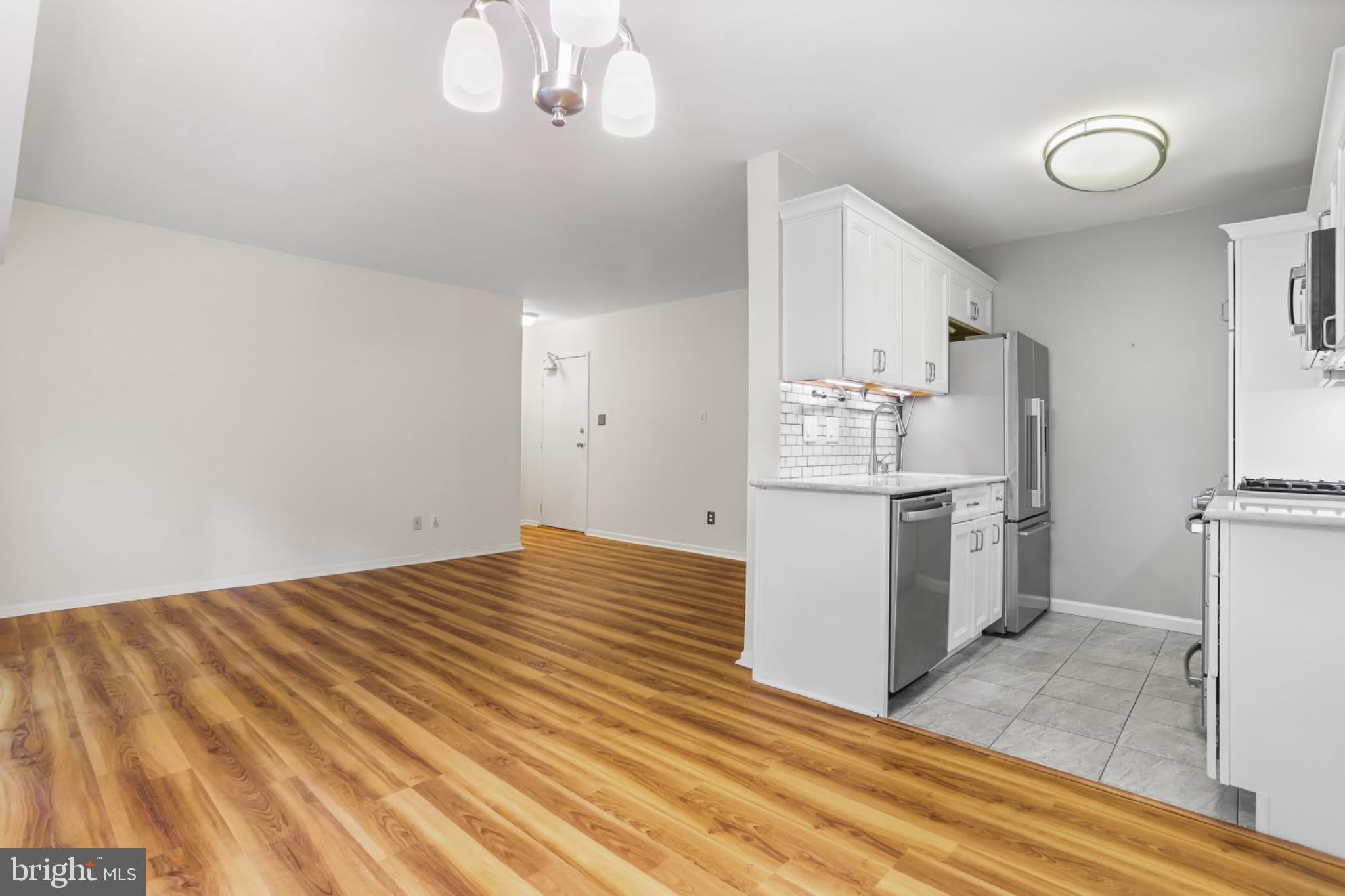 4917 AMERICANA Drive – photo 4