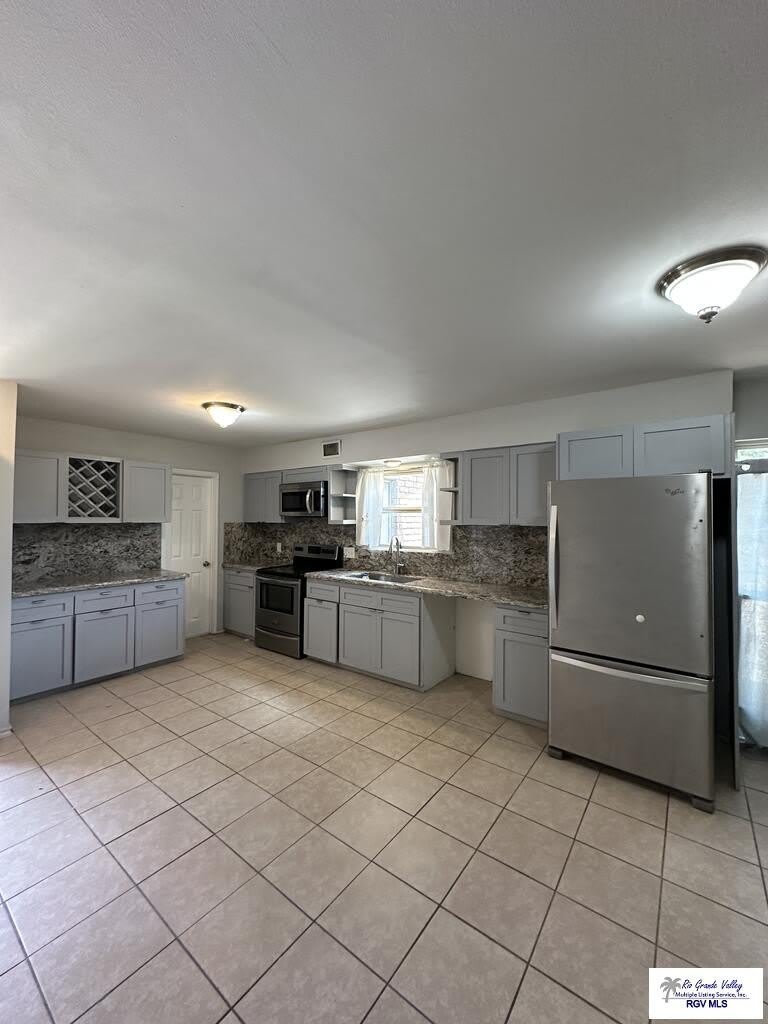 715 CONTINENTAL DR. – photo 3