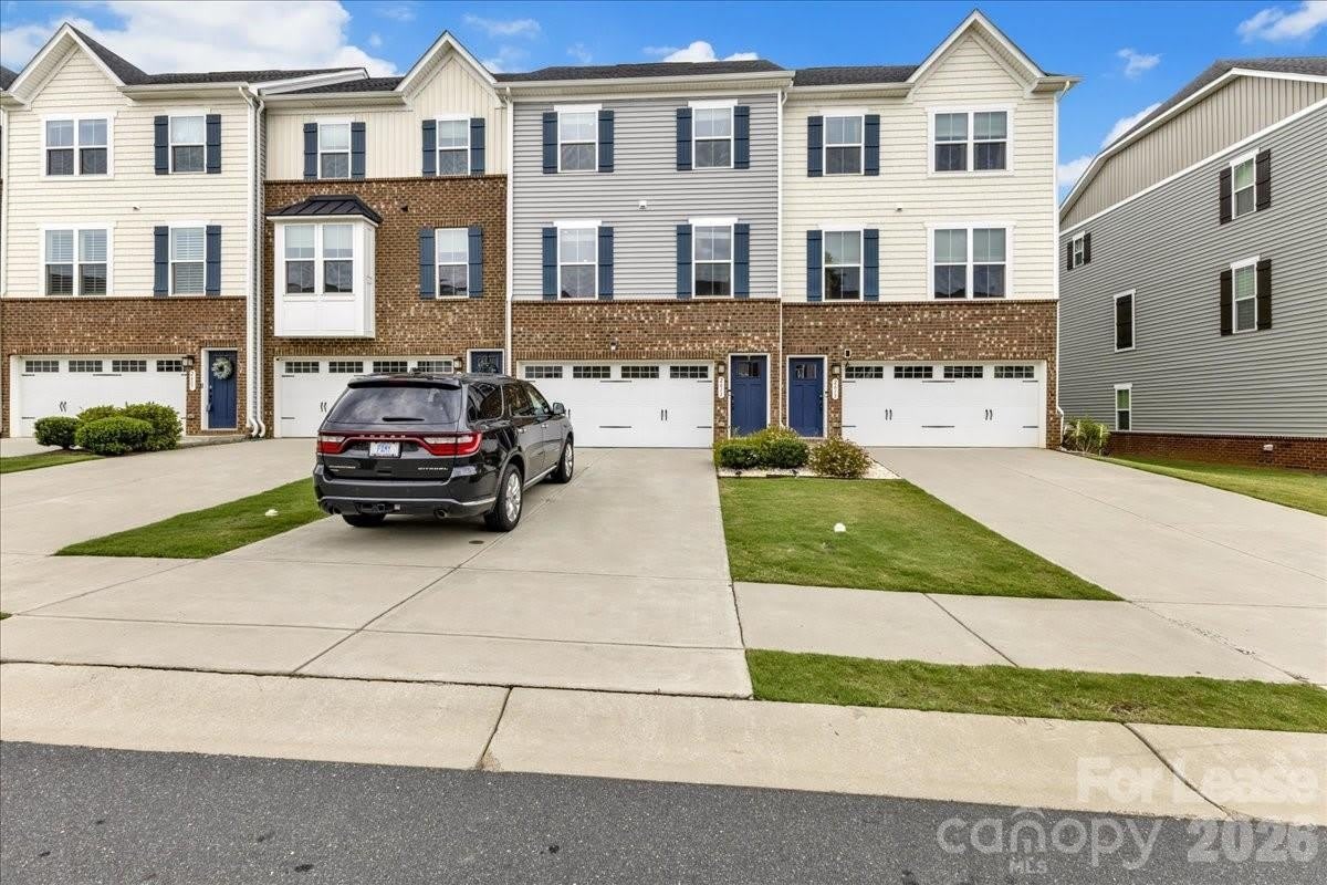 2611 Grantham Place Drive – photo 1