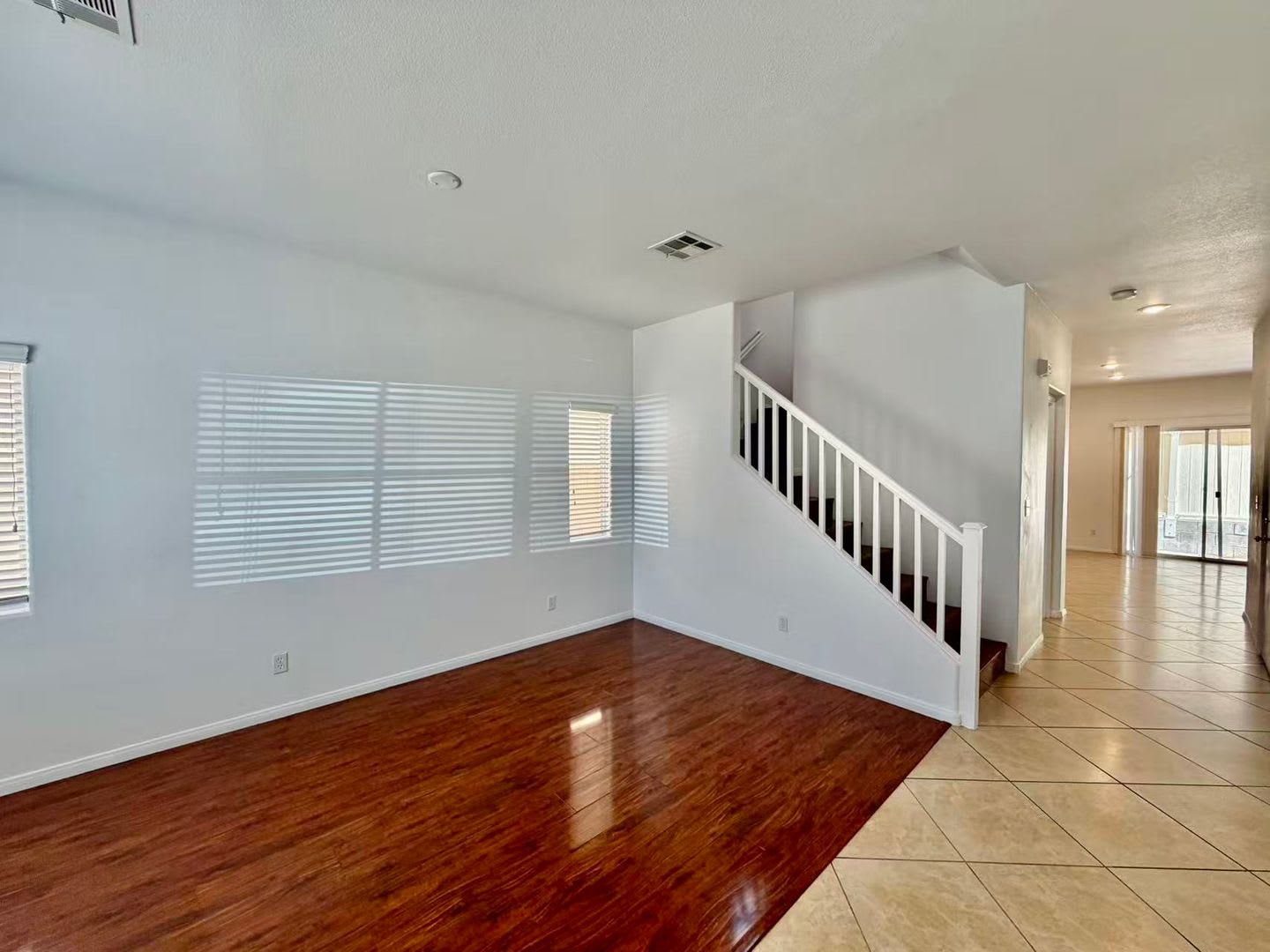 Gorgeous 2 story single family house – photo 3
