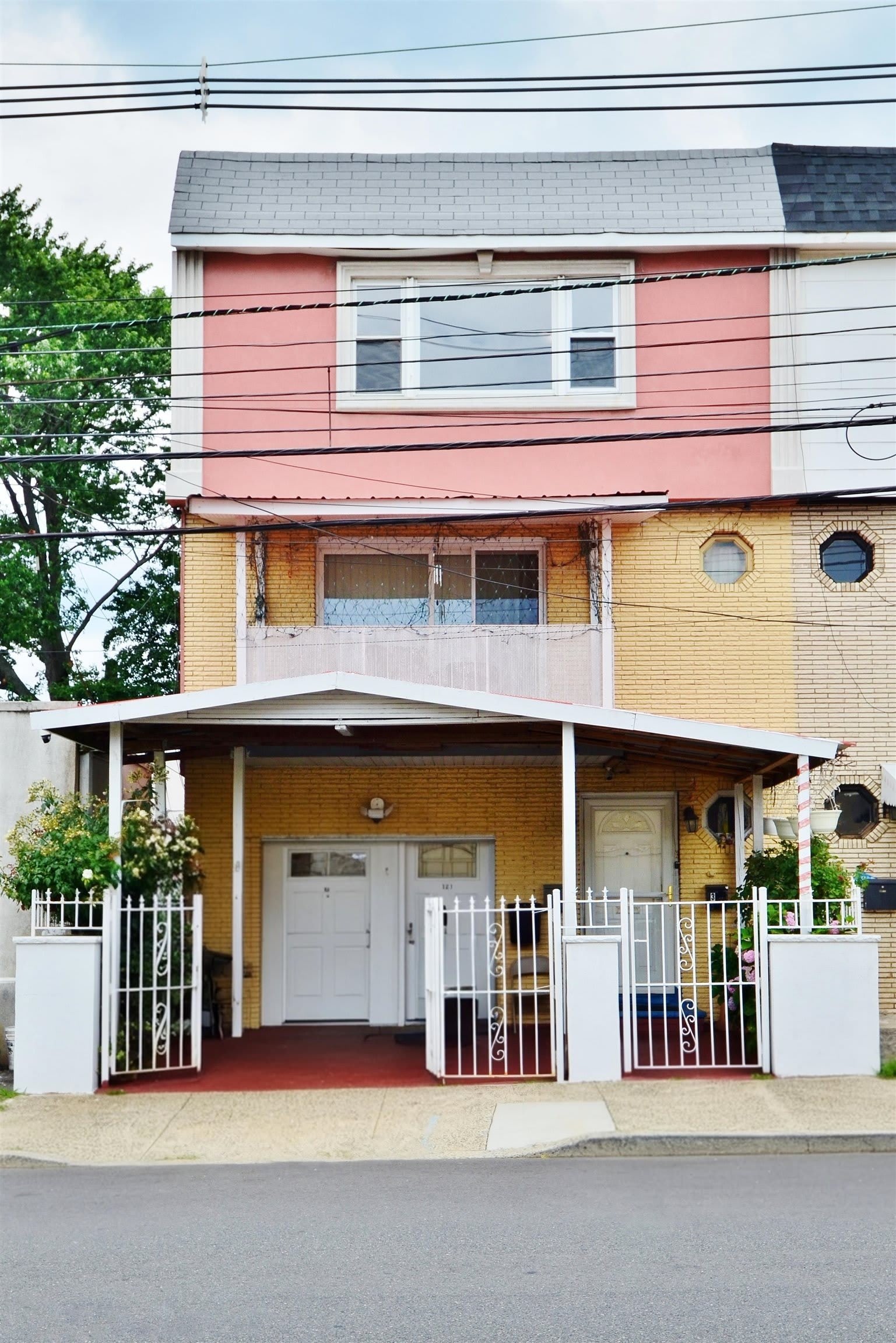 121 GARFIELD AVE – photo 1