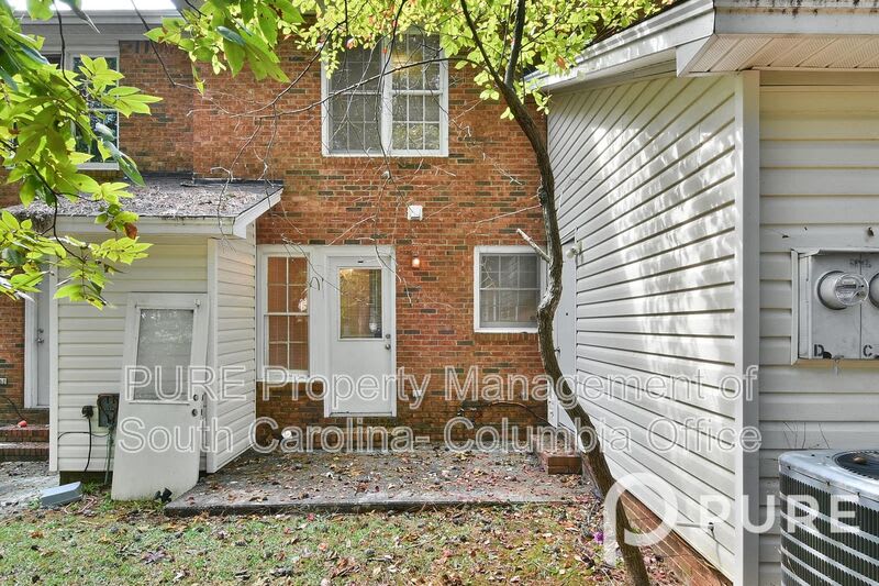 121 Manorwood Ct – photo 4