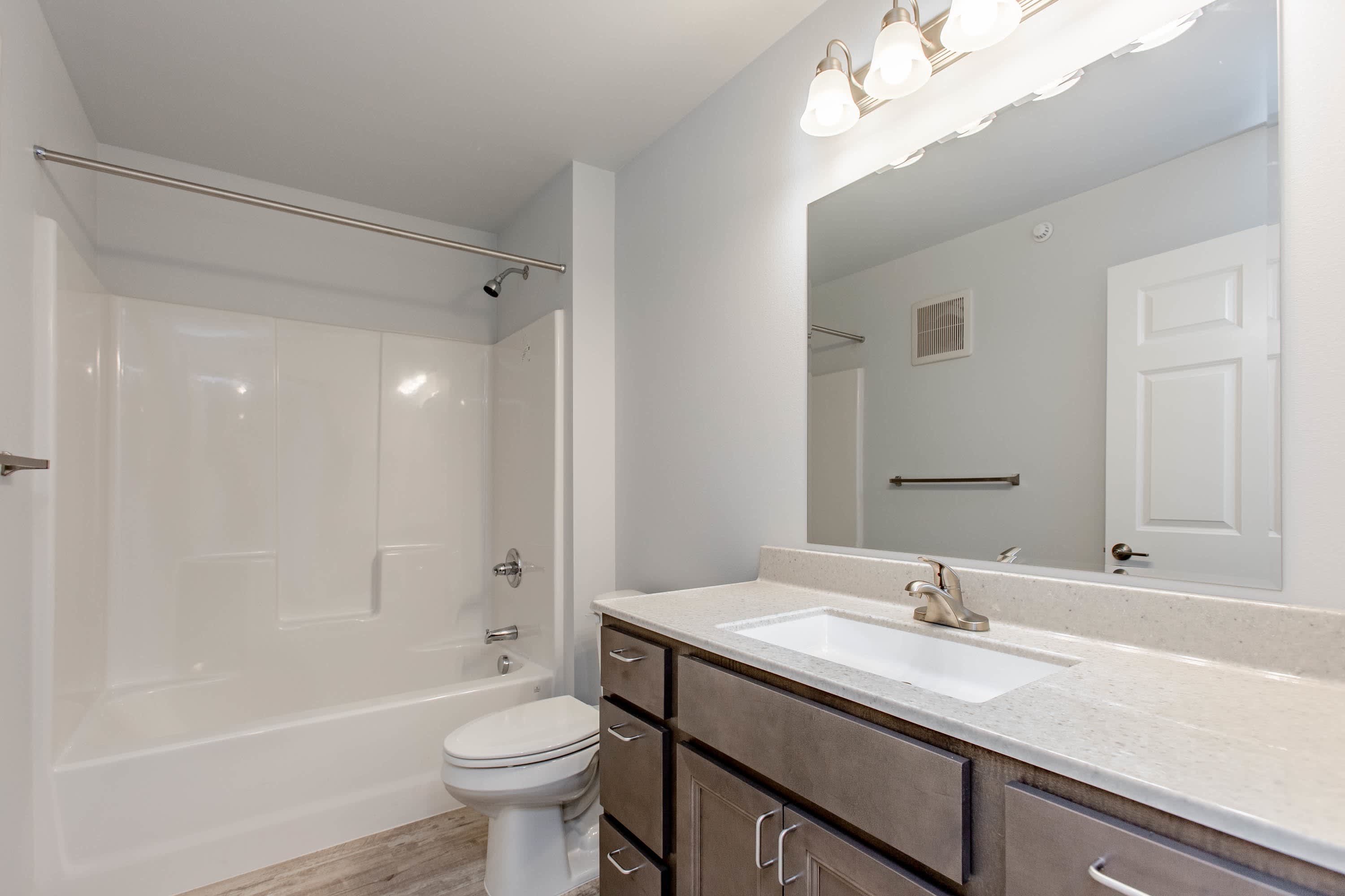 1050 Valley Dr – photo 3