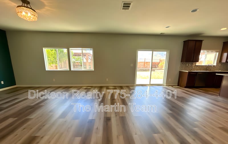 11042 Marymount Drive – photo 2