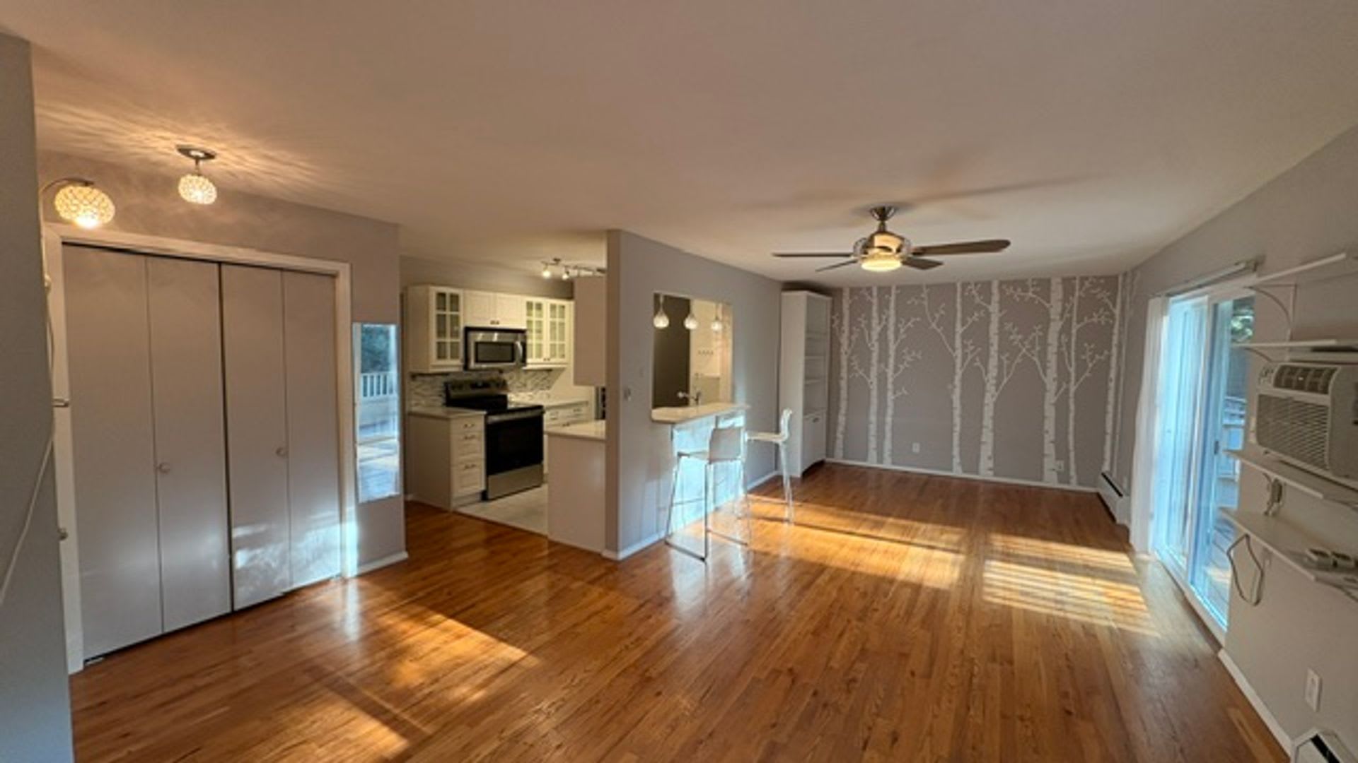 Beautifully Upgraded 2Bedroom Condo Now Available! – photo 5