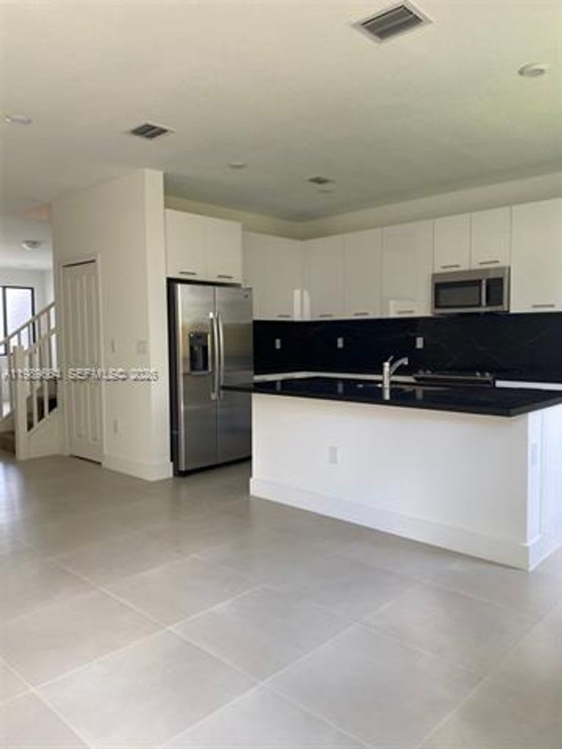 13633 SW 157th Pl th 13633, Miami, FL 33196 – photo 5