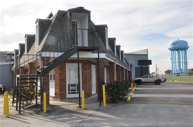 3212 S I 10 Service Road – photo 3