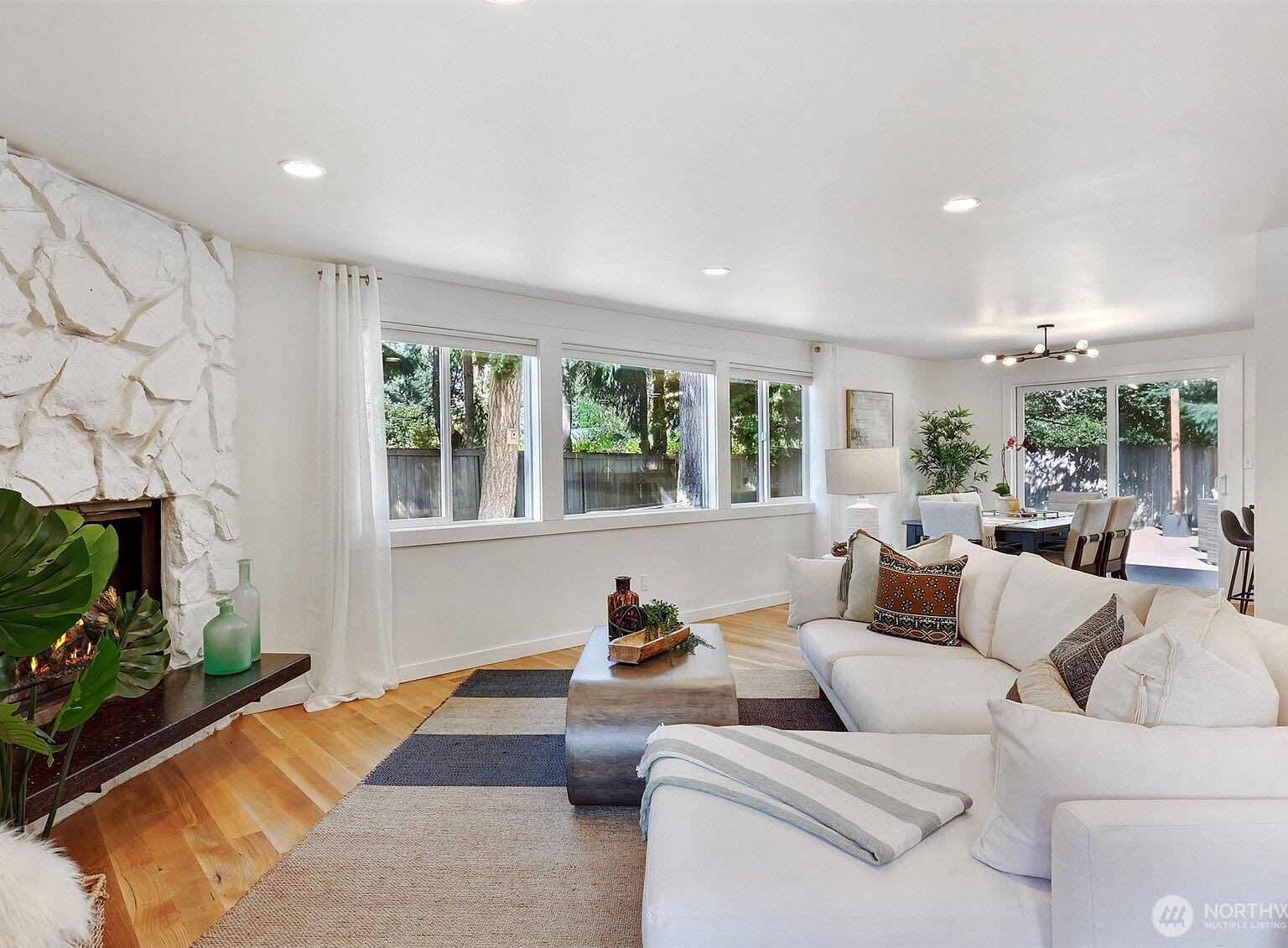 1527 NE 123rd St – photo 3