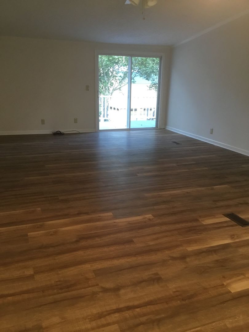 Shady Rest 3 Bedroom 2 Bath Renovated Manufactured Home – photo 4