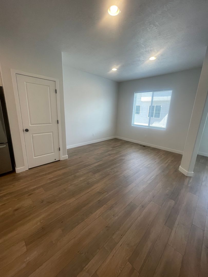 Beautiful New Townhome for Rent in Bluffdale! – photo 5