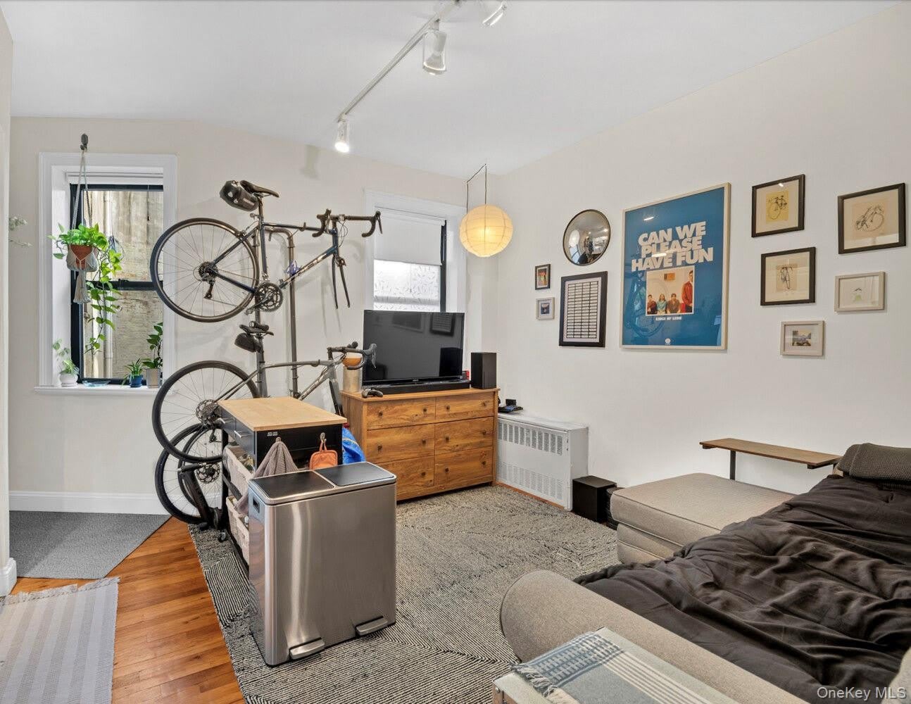 233 E 12Th Street – photo 1