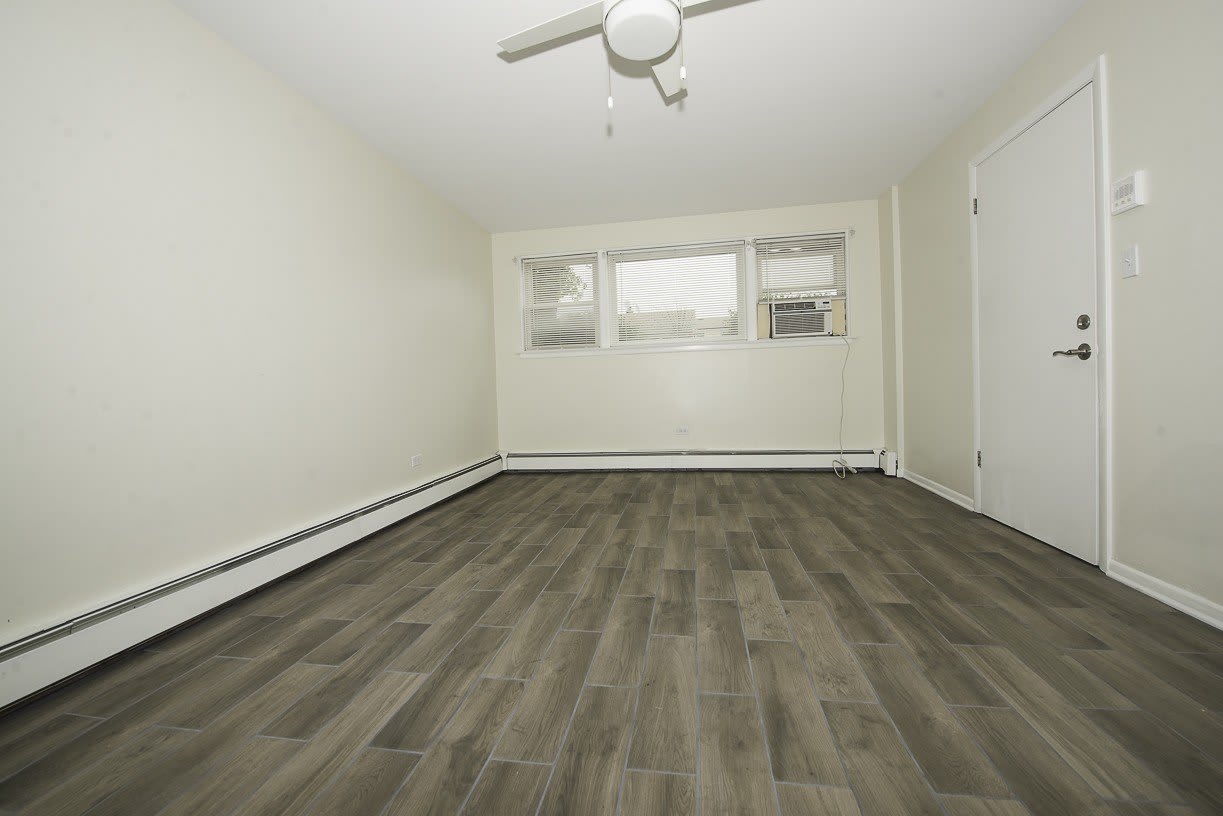 2402 N 76 Court – photo 2