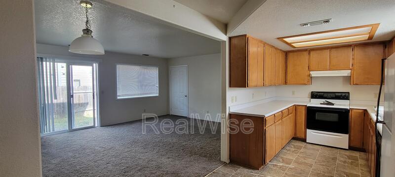1806 Medart Ln – photo 2